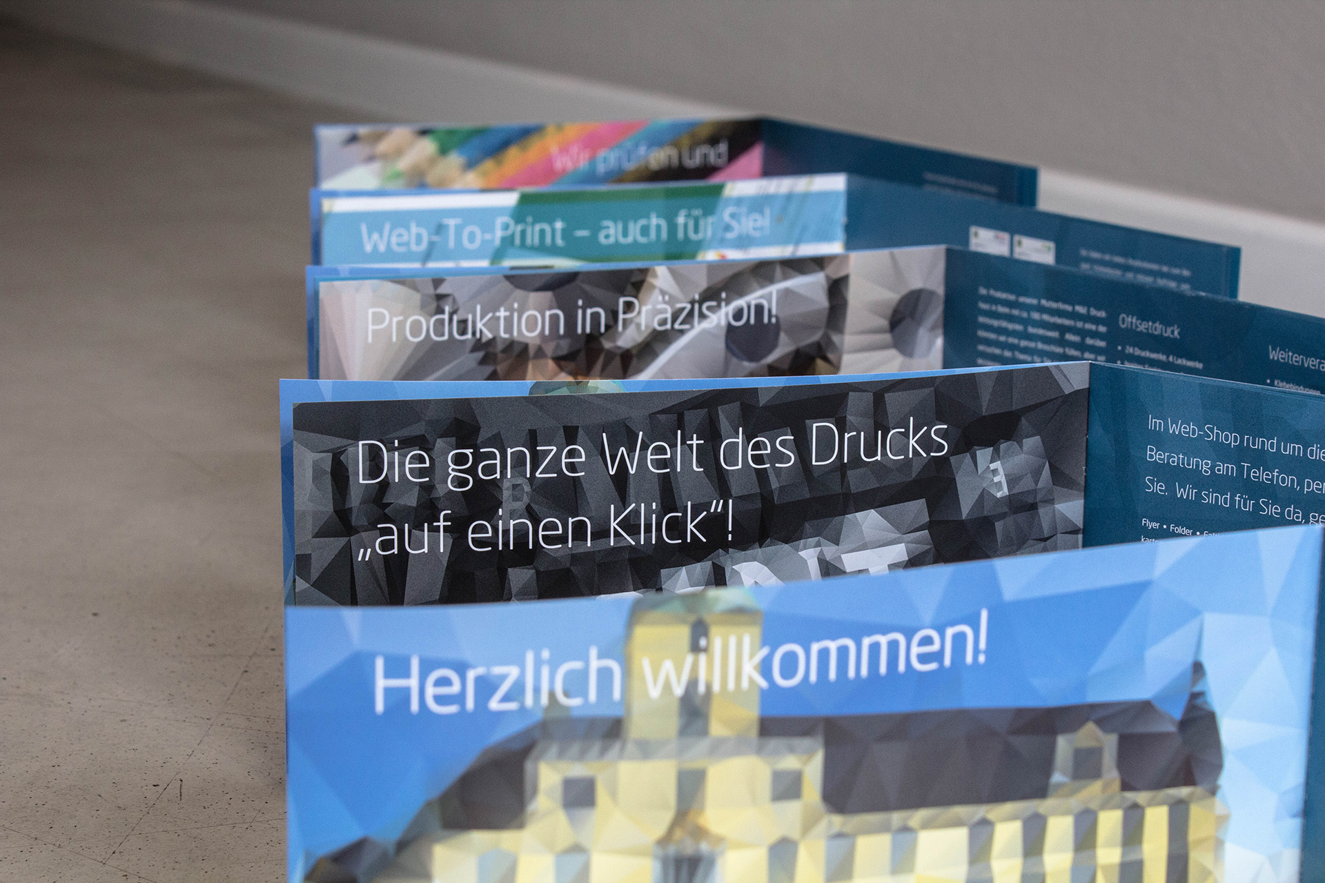 Broschure Erstellen Flyerheaven De